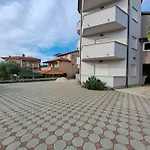 公寓 5d *