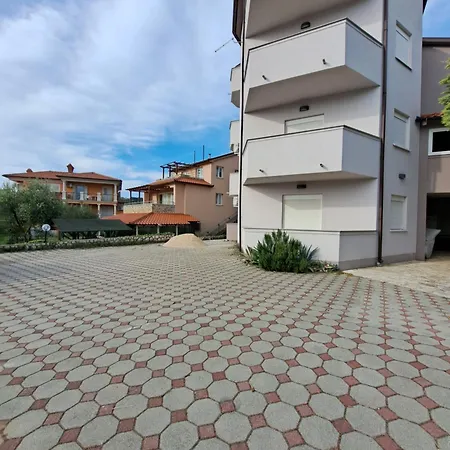 Apartment 5d *