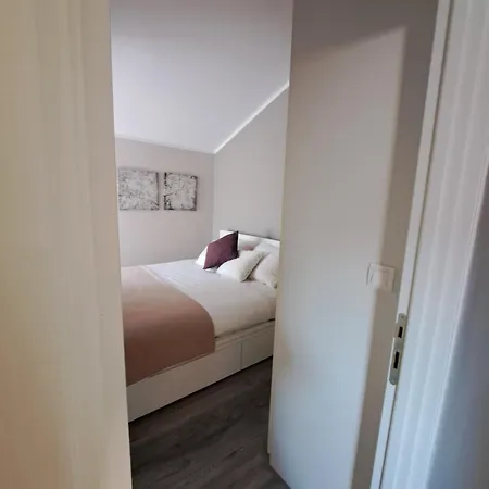 5d Apartment