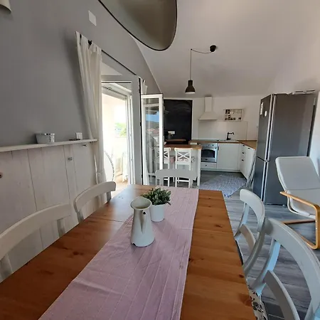 Apartment 5d Lopar