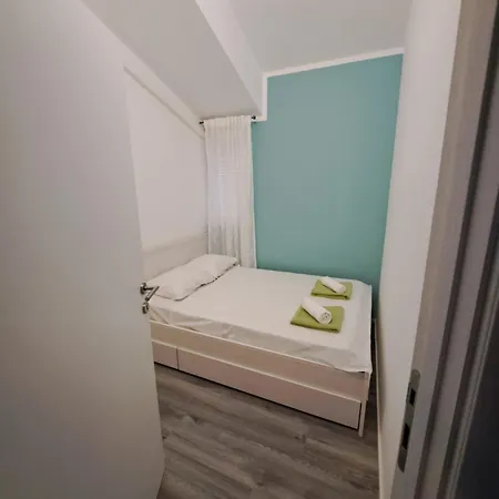5d Apartment Lopar